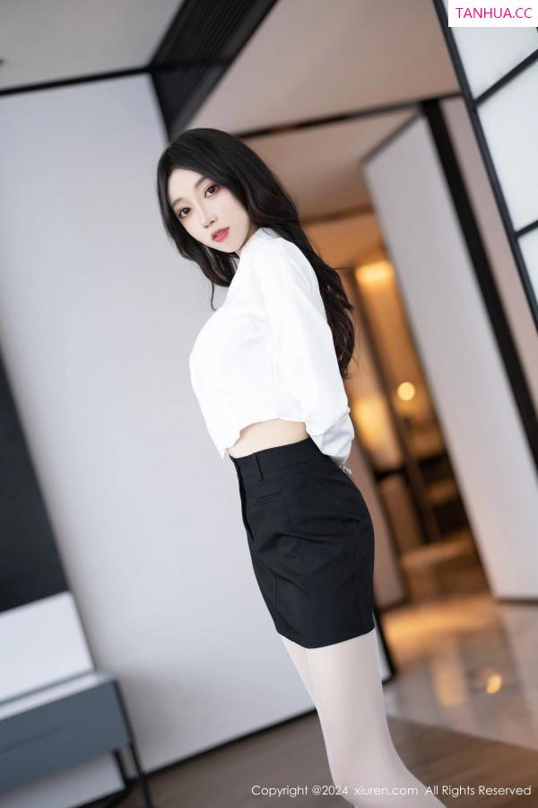 玥儿玥  [XiuRen]高清写真图 2024.03.18 No.8247 玥儿玥 丝袜美腿第32张图片
